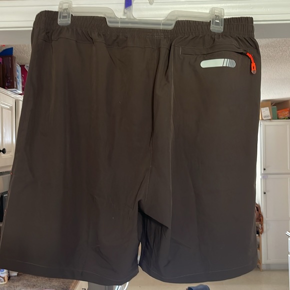 Northyard Hybrid Shorts - Picture 2 of 3
